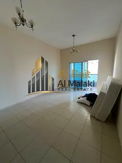 One bedroom and living room with a balcony, spacious area, full sea view, free parking, 2 bathrooms