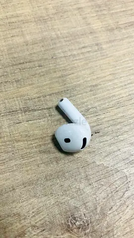 AirPods 4 Left Bud Bud Model A3053