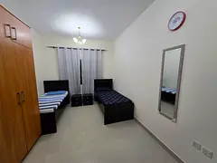 One bedspace available in executive twin sharing bedroom for North Indian Vegetarian Female.