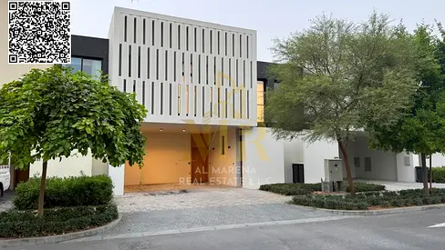 Take advantage of this exceptional opportunity to own a luxurious villa with an elegant architectural design and a swimming pool. The price is attract