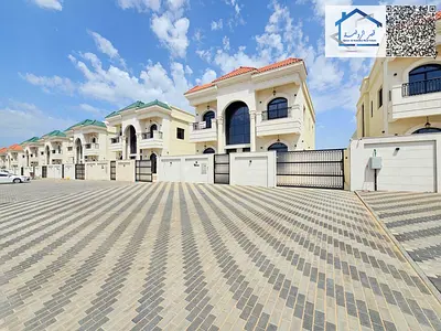 فيلا كلاسيكية مع مسبح على شارع رئيسي مقابل المسجد. موقف سيارات يتسع لعشر سيارات.