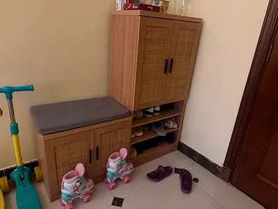 Stylish Storage Unit for Home Entryway