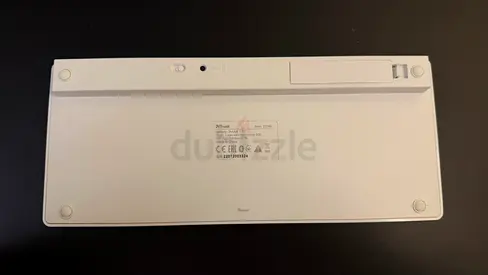 Used White Wireless Slim Keyboard (Working)