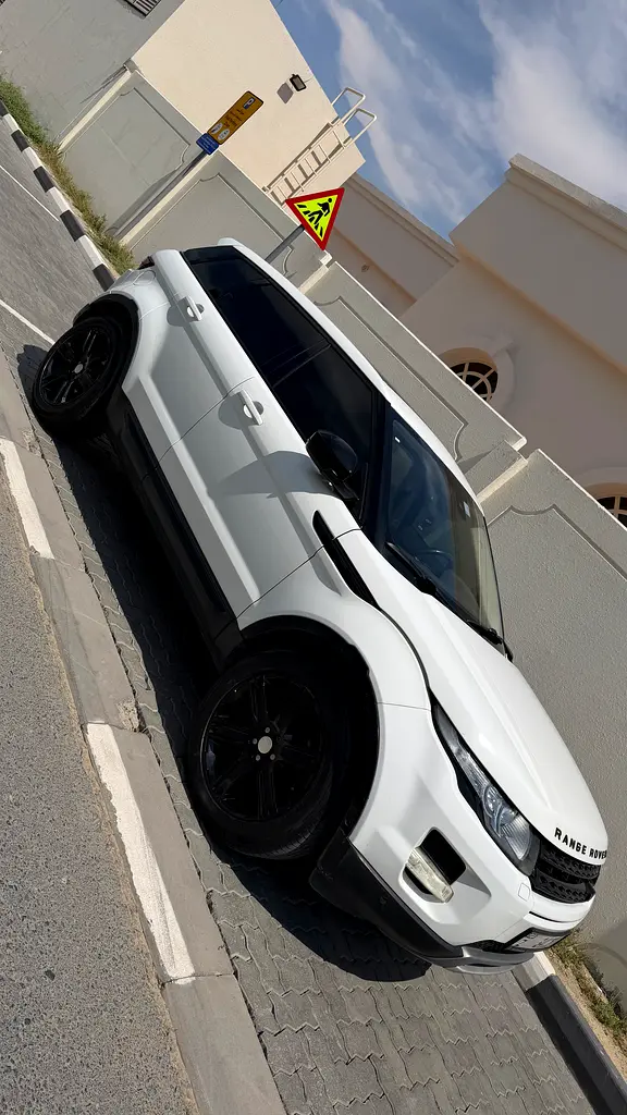 Land Rover Range Rover Evoque 2015 — photo 1 of 5