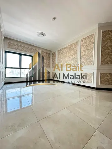 ثلاث غرف وصاله في القصباء مع غرفه صغيره خادمه على أربع دفعات او 6دفعات التامين شيك من دون تاريخ لا يصرف تصديق العقد على المالك مع باركن فري أطلاله بحر