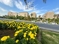 Fully Furnished Studio with Parking+Gym+Pool Available