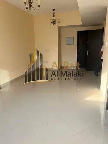 **استوديو للإيجار في الشارقة – ثاني ساكن مع إطلالة مفتوحة وباركن خاص**
