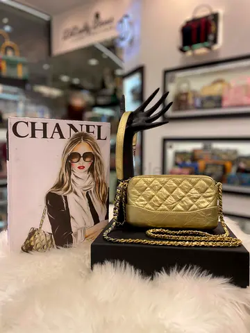 Chanel Metallic Aged Calfskin Quilted Gabrielle Clutch With Chain in Gold (Authentic/PreOwned)