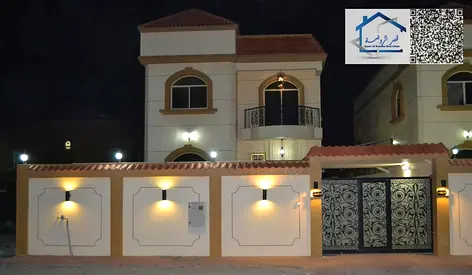 فرصة مميزة لامتلاك فيلا فاخرة في الروضة 1. تتكون الفيلا من 5 غرف نوم، غرفة معيشة، مجلس استقبال، غرفة للخادمة، 6 حمامات، فناء واسع، ومساحة إجمالية 5000