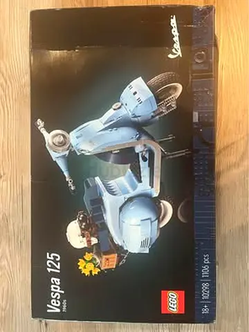FLASH SALE BRAND NEW LEGO 10298 ICONS VESPA DENTED BOX