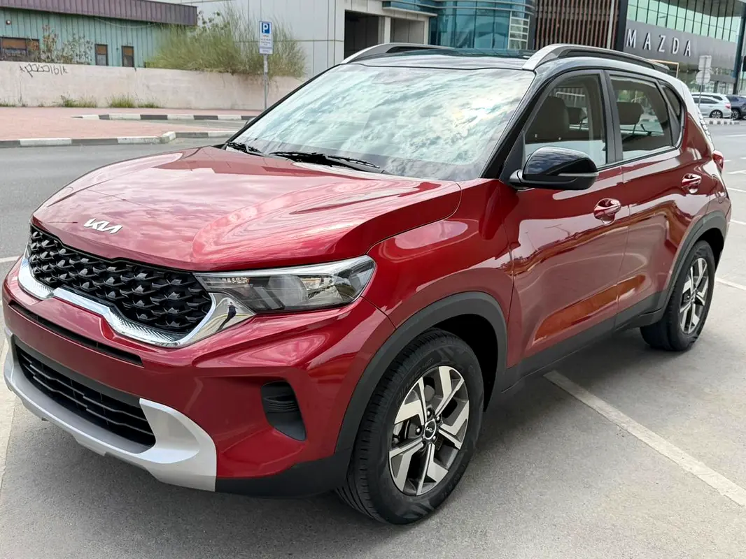 Kia Sonet 2023 — photo 1 of 13