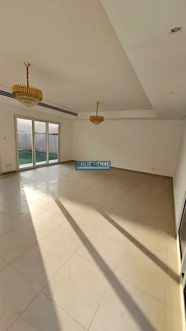 Freehold | Ready To Move | Close kitchen