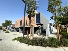 HOT OFFER-3BHK CORNER UNIT FOR RENT IN ROBINIA
