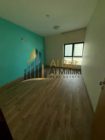 ثلاث غرف وصاله مع غرفه صغيره خادمه
مساحه واسعه
في القصباء
على أربع دفعات او 6دفعات
تصديق العقد على المالك
باركن فري
أطلاله مفتوحه
أسبوع فري
عدد الحمامات 3