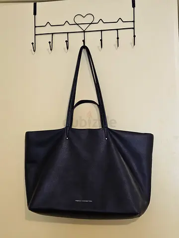 BrandForLess French Connection - Stylish Black Tote Bag (RRP: AED 397)