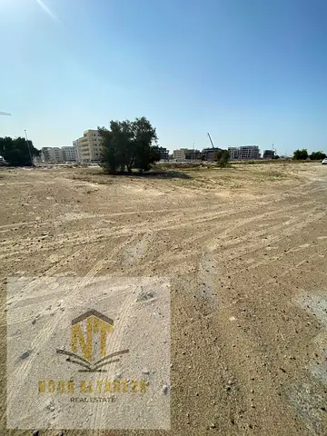 فرصة مميزة للاستثمار في **مشروع العذيب – الرويضات**، أرض تجاري سكني بتصريح بناء أرضي + 2، مناسبة لإقامة مشروع ناجح أو بناء وحدات سكنية بعائد استثماري