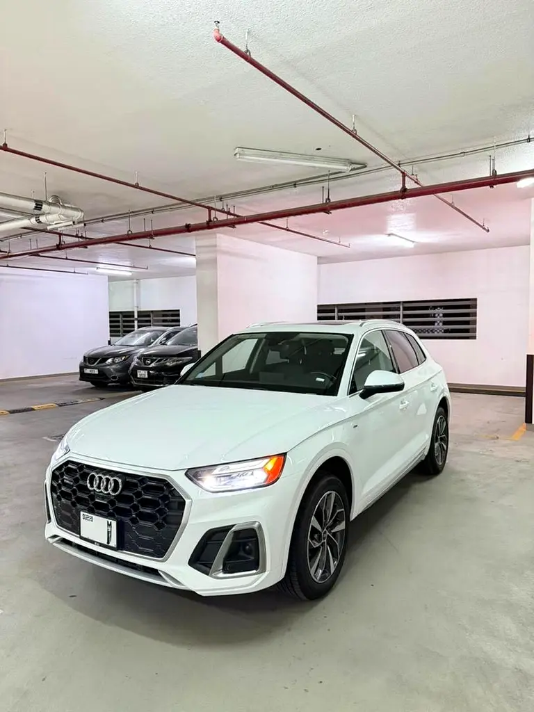 Audi Q5 2023 — photo 1 of 12