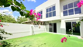 ELEGANT LIVING | SPACIOUS | POOL ACCESS | 3BR+MAIDS VILLA