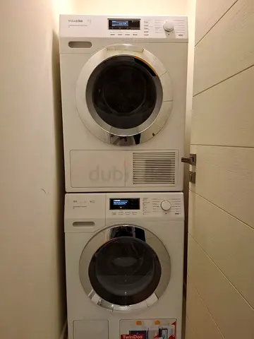 Miele brand 8kg washer and 8kg dryer neat and clean condition