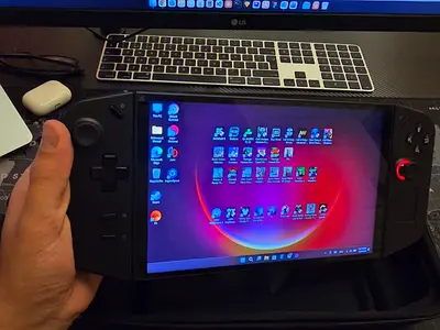 Lenovo Legion Go, Handheld Gaming 1TB SSD, AMD Ryzen Z1 Extreme, 16GB RAM, 8.8 WQXGA 144Hz Display