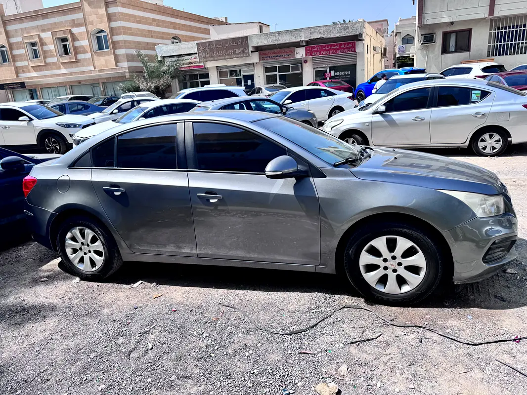 Chevrolet Cruze 2017 — photo 1 of 12