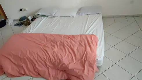 Spacious King-Style Bed – 175×195 cm, 30 cm Thick