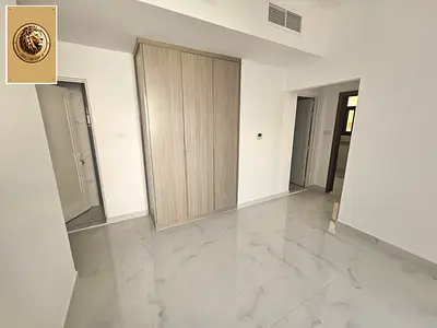 For sale: A new building directly from the owner in the Alia area.