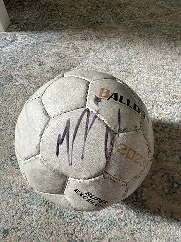 Used white Ballon football (signed)