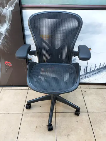 Selling for Herman Miller Areon classic chair size C full loaded available