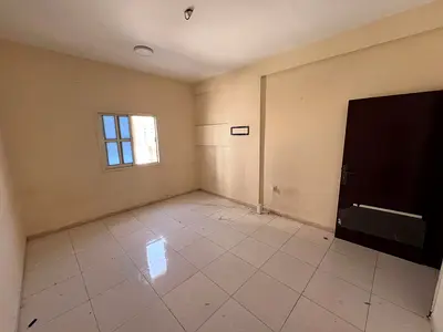 غرفه وصاله اول صف كورنيش عجمان اطلاله بحريه  رائعه  مساحه واسعه وسعر مميز