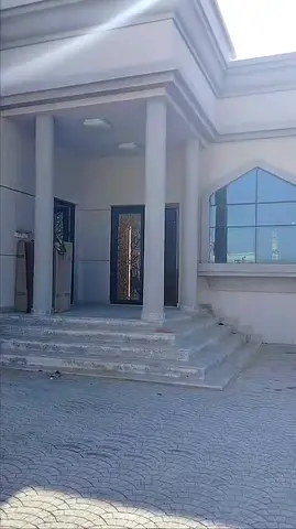 فرصة مميزة – فيلا كبيرة مع ملحق 7 غرف ماستر في السلمة