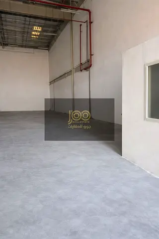 For rent, a distinctive annual warehouse in a vital location in Umm Al Quwain, Umm Al Thuoub area, suitable for various commercial or industrial activ