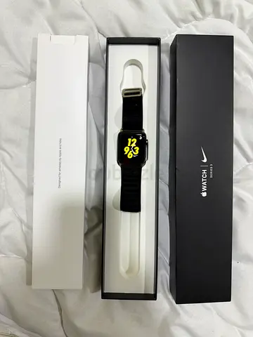 Original apple watch S3 Nike edition 42mm space gray with box new not used before