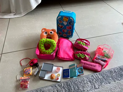 Our generation travel set