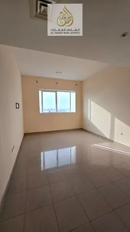 Apartment for annual rent in Al Jurf 2 – Prime location ✨🏡 An excellent opportunity to live in a vibrant area close to all amenities 👌. This one-be