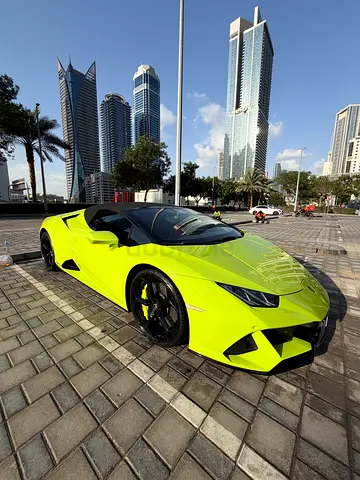2020 Lamborghini Huracan EVO Spyder | GCC | Green | Akrapovic Exhaust | New Tyres | Mint Condition