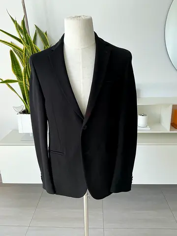 Hugo Boss: Black tailored mens blazer — Excellent condition