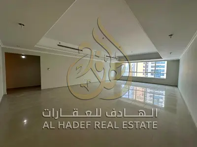 لماذا تسكن في شقة ضيقة بينما يمكنك العيش في قصر؟ شقة 4 غرف وصالة بحجم فيلا مع توفير آلاف الدراهم.