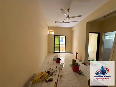 للايجار السنوى اجمل وارخص غرفه وصاله مع بلكونة فى موقع مميز ومتوفر باركينج بجوار البنايه ويسهل الوصول الى مخرج دبي
