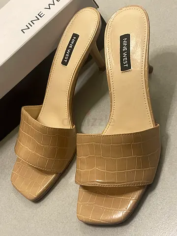Beige Nine West Heels ( Sandals )