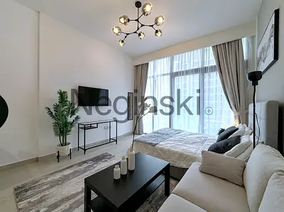 FURNISHED | MID FLOOR | VACANT | STYLISH