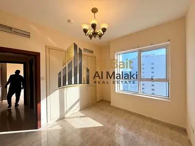 شقة (ثلاث غرف وصالة ) باطلالة مفتوحة وجميلة للاجار السنوي