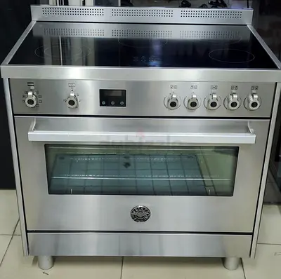 Bertazzoni 90cm Same as New Electric Oven with Induction Cooktop