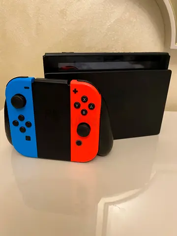 Nintendo Switch 32GB Console (Joycon-free console)