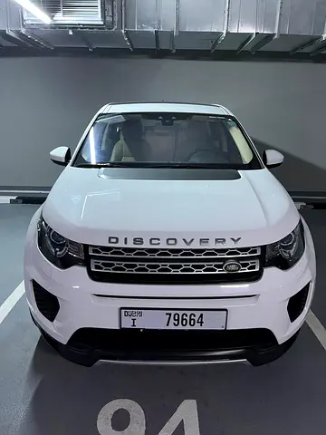 VERY LOW MILEAGE, FULL DEALER SERVICE HISTORY, LIKE BRAND NEW, GCC SPECS DISCOVERY SPORT HSE 4WD