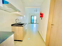 BRAND NEW BUILDING STUDIO APARTMENT WITH 1 BATHROOM BUILT IN WADROBS GYM POOL PARKING FREE ON PRIME