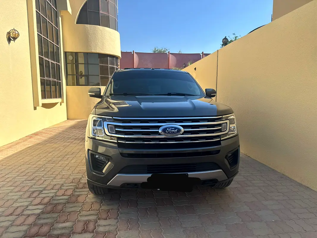 Ford Expedition 2018 — photo 1 of 7
