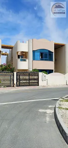 فيلا للايجار ف الرفاعة - الشارقة