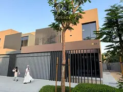 Complete complex - Prime location - Ready