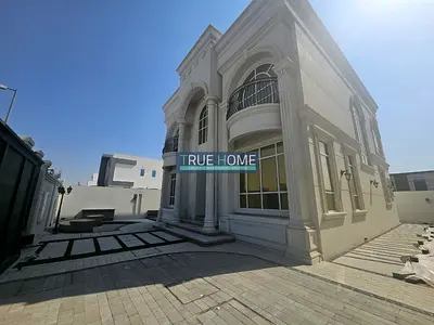 فيلا  تشطيب حجر كامل (تصميم كلاسيكي راقٍ)